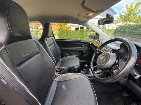 Volkswagen Up 1.0 Rock Up 3dr 10