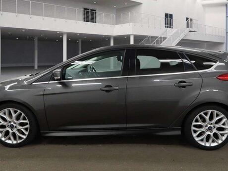 Ford Focus 1.5 Focus Zetec S 5dr 3
