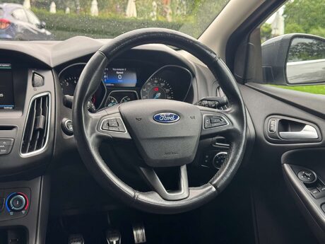 Ford Focus 1.5 Focus Zetec S 5dr 31