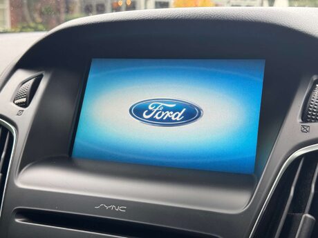 Ford Focus 1.5 Focus Zetec S 5dr 28