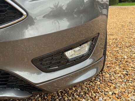 Ford Focus 1.5 Focus Zetec S 5dr 38