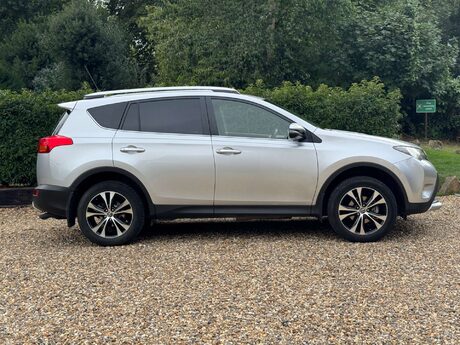 Toyota Rav4 2.2 RAV4 Invincible D-4D Auto 4WD 5dr 8