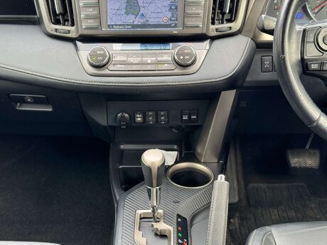 Toyota Rav4 2.2 RAV4 Invincible D-4D Auto 4WD 5dr 9