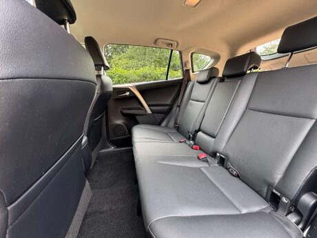 Toyota Rav4 2.2 RAV4 Invincible D-4D Auto 4WD 5dr 15