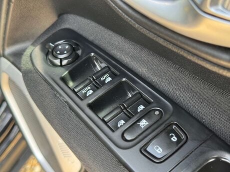 Jeep Renegade 1.4 Renegade Longitude Auto 5dr 25