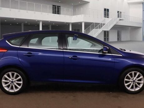 Ford Focus 1.0 Focus Titanium 5dr 4