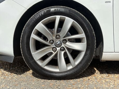 Vauxhall Insignia 1.4 Insignia SRi Nav S/S 5dr 24