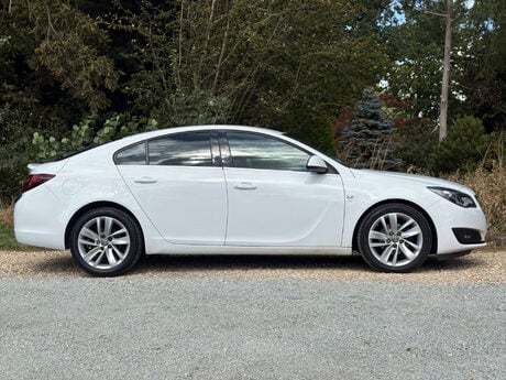 Vauxhall Insignia 1.4 Insignia SRi Nav S/S 5dr 11