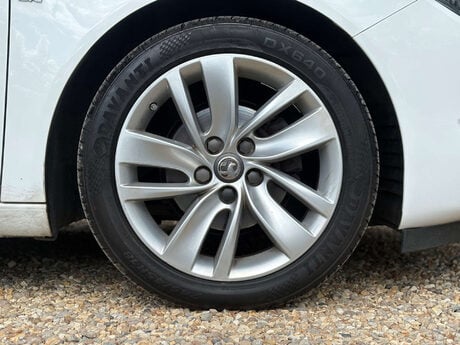 Vauxhall Insignia 1.4 Insignia SRi Nav S/S 5dr 23