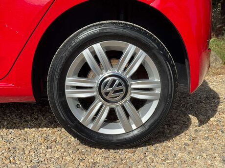 Volkswagen Up 1.0 Up by Beats 5dr 17