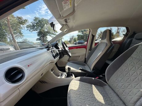 Volkswagen Up 1.0 Up by Beats 5dr 27