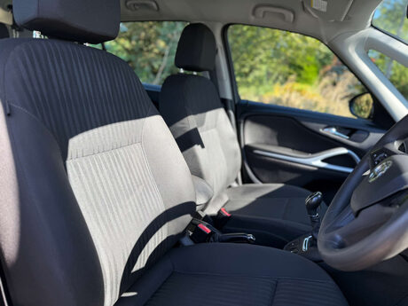 Vauxhall Zafira 1.4 Zafira Tourer Design T 5dr 23
