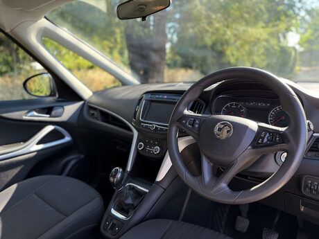 Vauxhall Zafira 1.4 Zafira Tourer Design T 5dr 18
