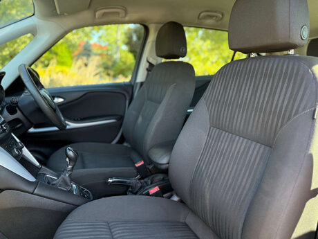 Vauxhall Zafira 1.4 Zafira Tourer Design T 5dr 39
