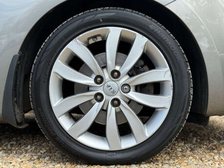 Kia Carens 1.7 Carens 3 Sat Nav EcoDynamics CRDi 5dr 8