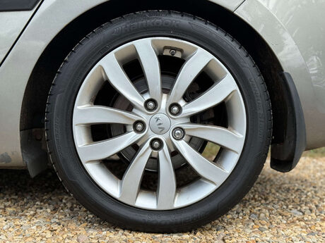 Kia Carens 1.7 Carens 3 Sat Nav EcoDynamics CRDi 5dr 30
