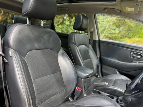 Kia Carens 1.7 Carens 3 Sat Nav EcoDynamics CRDi 5dr 11