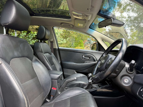 Kia Carens 1.7 Carens 3 Sat Nav EcoDynamics CRDi 5dr 12