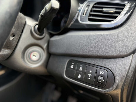 Kia Carens 1.7 Carens 3 Sat Nav EcoDynamics CRDi 5dr 16