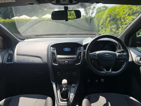 Ford Focus 1.0T EcoBoost ST-Line Euro 6 (s/s) 5dr 24