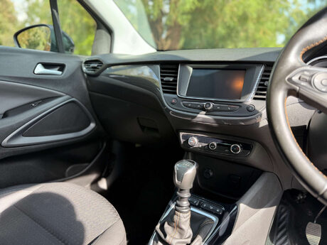 Vauxhall Crossland X 1.2 Crossland X Elite 5dr 37