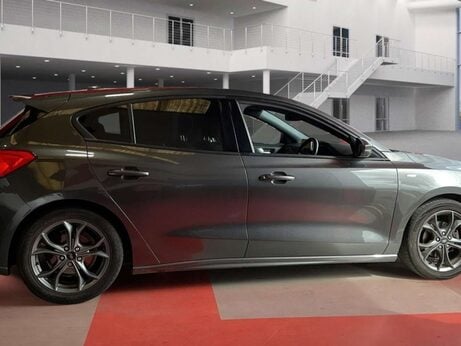 Ford Focus 1.0 Focus ST-Line 5dr 4