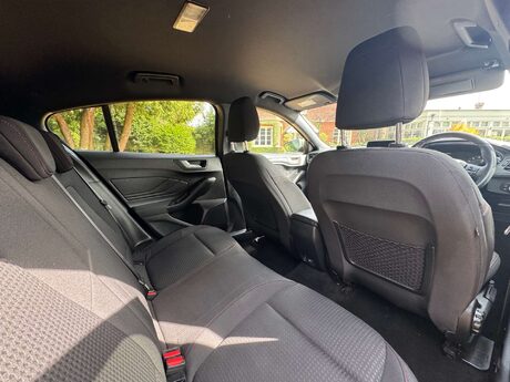 Ford Focus 1.0 Focus ST-Line 5dr 18