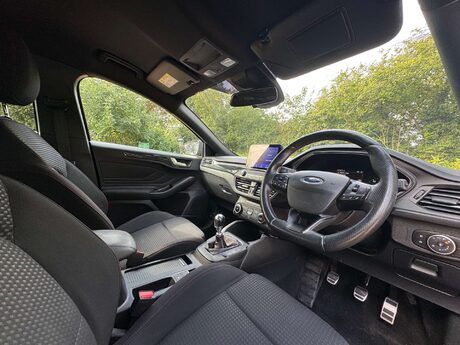 Ford Focus 1.0 Focus ST-Line 5dr 39
