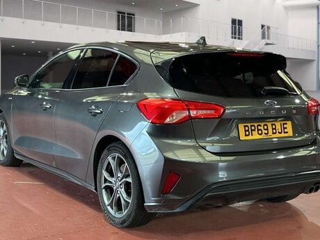 Ford Focus 1.0 Focus ST-Line 5dr 3