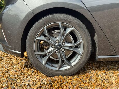 Ford Focus 1.0 Focus ST-Line 5dr 26
