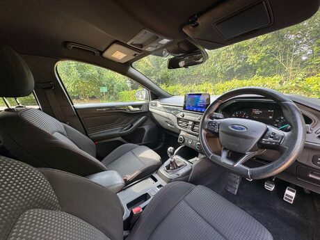 Ford Focus 1.0 Focus ST-Line 5dr 40