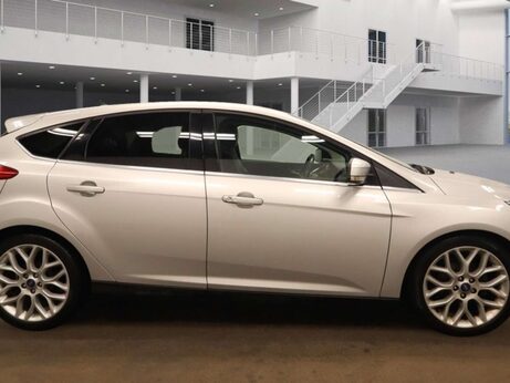 Ford Focus 1.0 Focus Titanium X 5dr 4