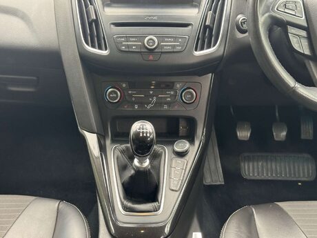 Ford Focus 1.0 Focus Titanium X 5dr 9