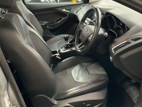 Ford Focus 1.0 Focus Titanium X 5dr 8