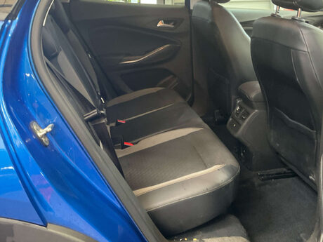 Vauxhall Grandland X 1.2 Grandland X SRi Nav T 5dr 8