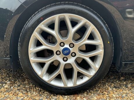 Ford Focus 1.0 Focus Zetec S 5dr 29