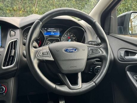 Ford Focus 1.0 Focus Zetec S 5dr 38