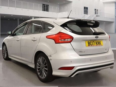 Ford Focus 1.0 Focus ST-Line 5dr 3