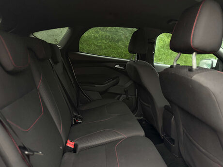 Ford Focus 1.0 Focus ST-Line 5dr 36