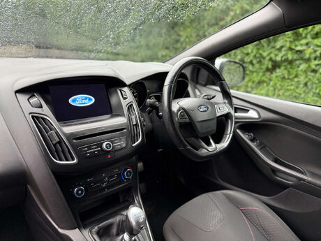 Ford Focus 1.0 Focus ST-Line 5dr 24
