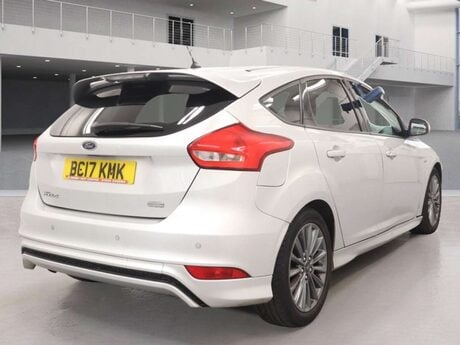 Ford Focus 1.0 Focus ST-Line 5dr 4