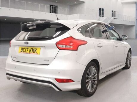 Ford Focus 1.0 Focus ST-Line 5dr 3