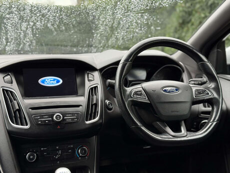 Ford Focus 1.0 Focus ST-Line 5dr 3