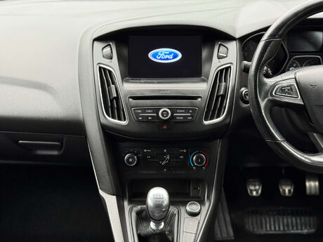 Ford Focus 1.0 Focus ST-Line 5dr 26