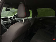 Ford Focus 1.0 Focus ST-Line 5dr 33