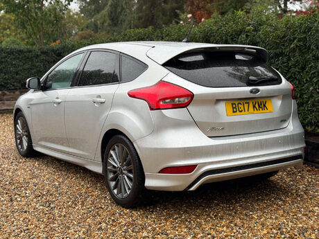 Ford Focus 1.0 Focus ST-Line 5dr 9