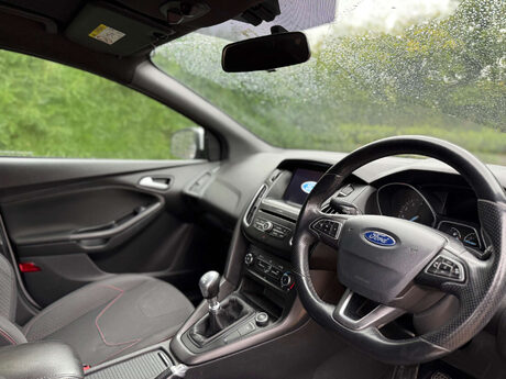 Ford Focus 1.0 Focus ST-Line 5dr 29