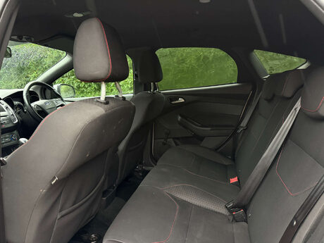Ford Focus 1.0 Focus ST-Line 5dr 35