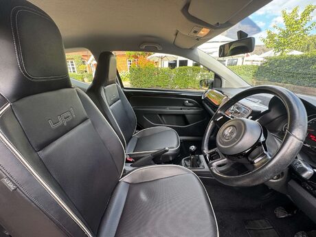 Volkswagen Up 1.0 Rock Up 3dr 10