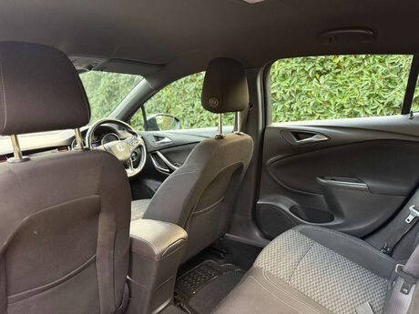 Vauxhall Astra 1.4 Astra SRi Nav T 5dr 31